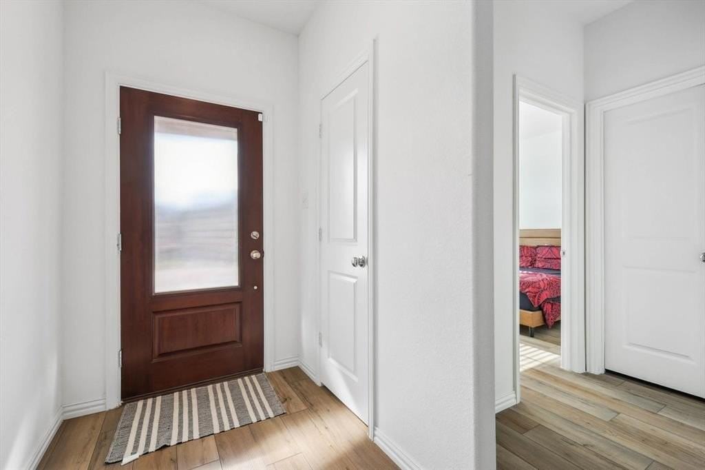 3512 Chasemoor Dr - Photo 4 of 25