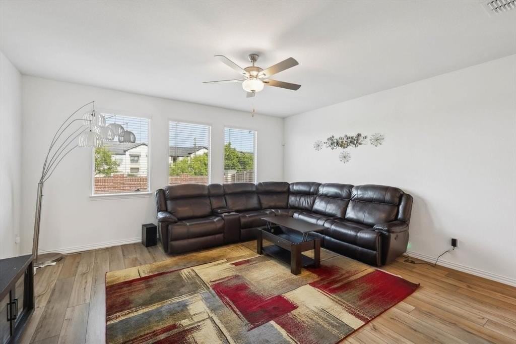 3512 Chasemoor Dr - Photo 6 of 25