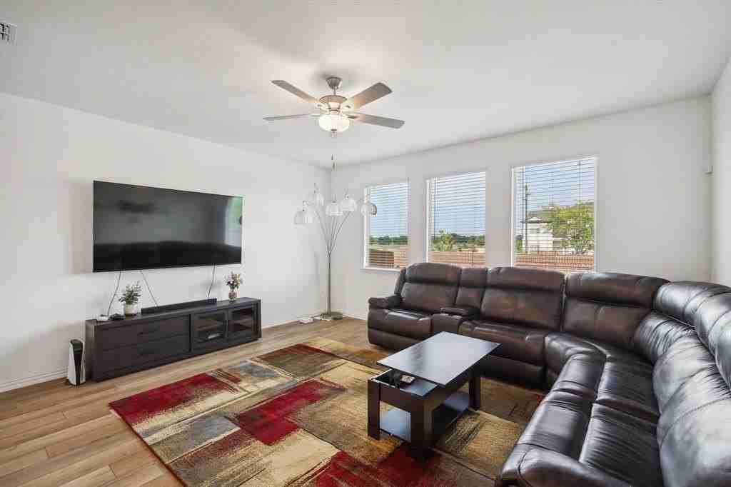 3512 Chasemoor Dr - Photo 7 of 25