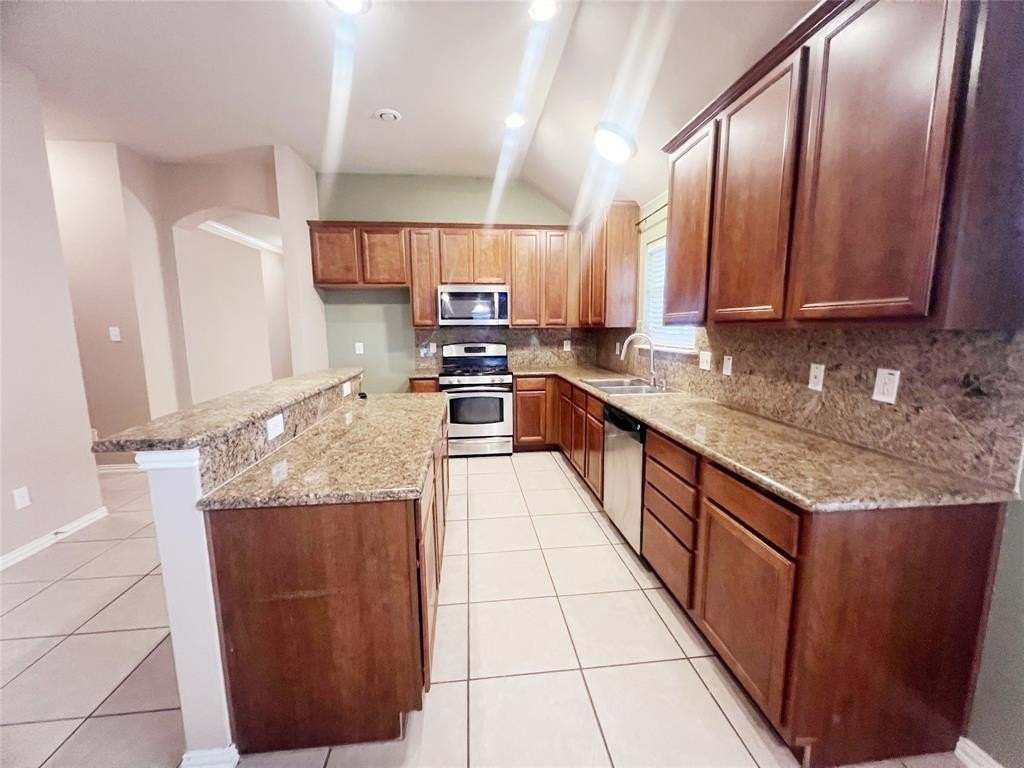 2108 Jonathan Creek Dr - Photo 6 of 19