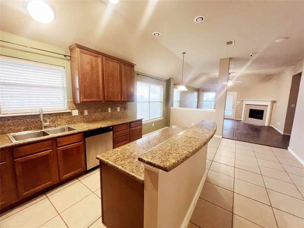 2108 Jonathan Creek Dr - Photo 7 of 19