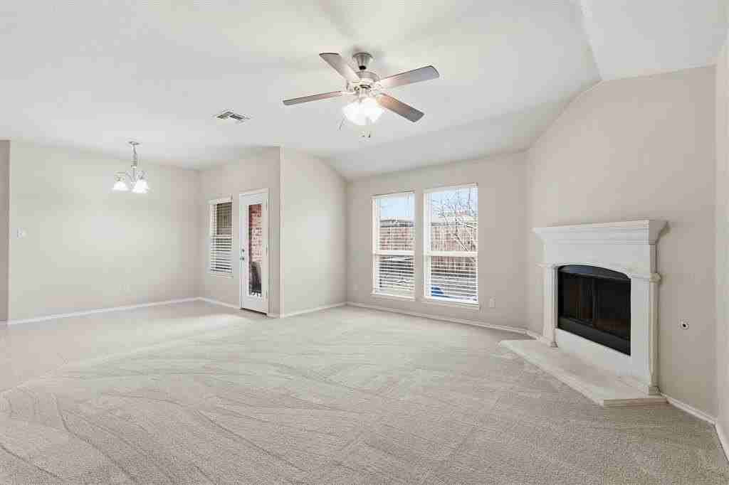 1115 Dickenson Dr - Photo 2 of 36