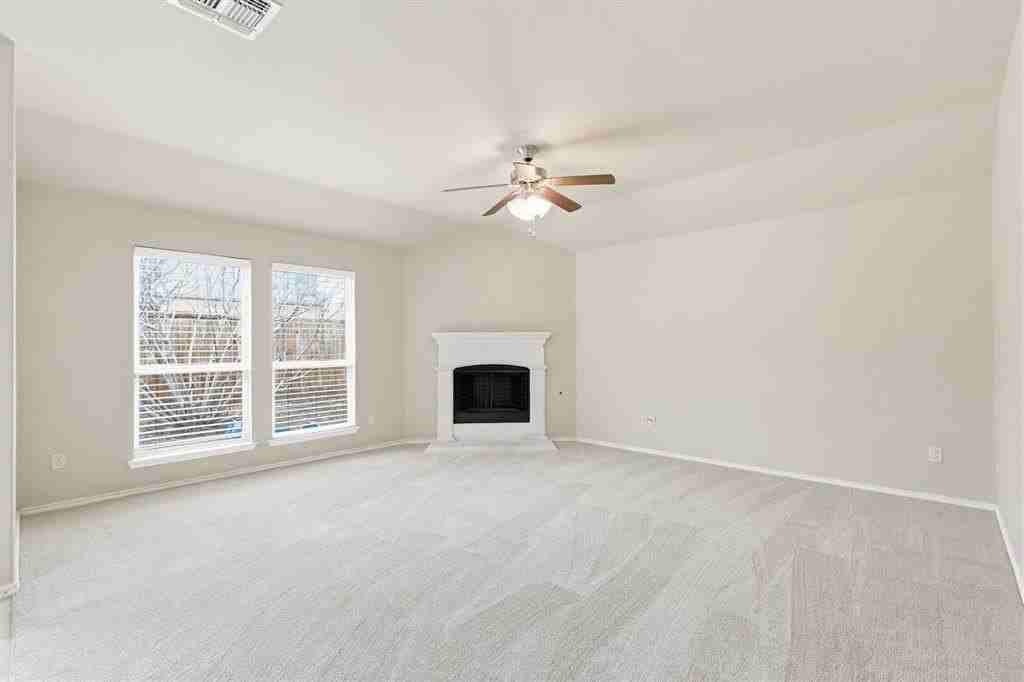 1115 Dickenson Dr - Photo 3 of 36