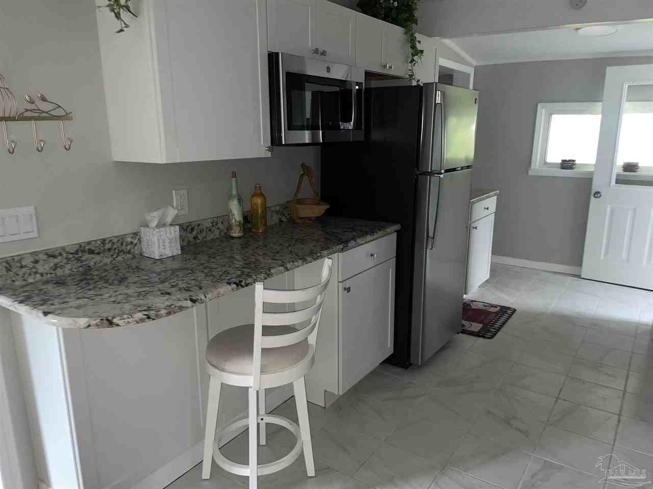 1001 Rue Max St - Photo 6 of 31