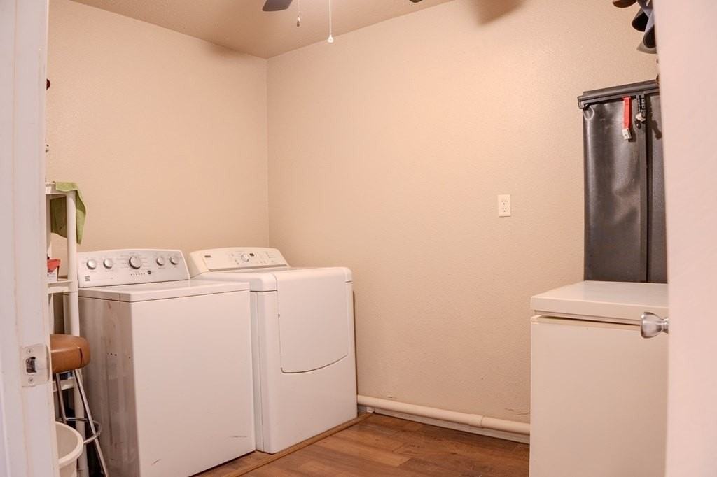 4820 Storey Ave - Photo 4 of 22