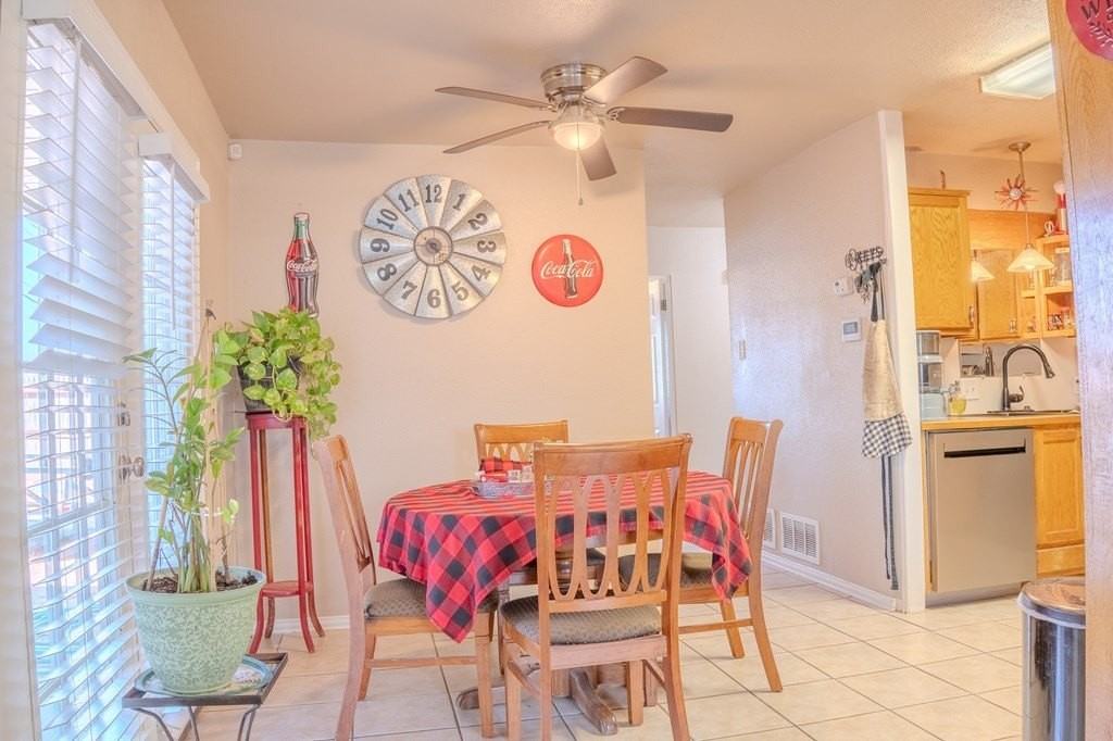 4820 Storey Ave - Photo 6 of 22