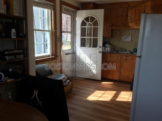 247 South St - Photo 3 of 6