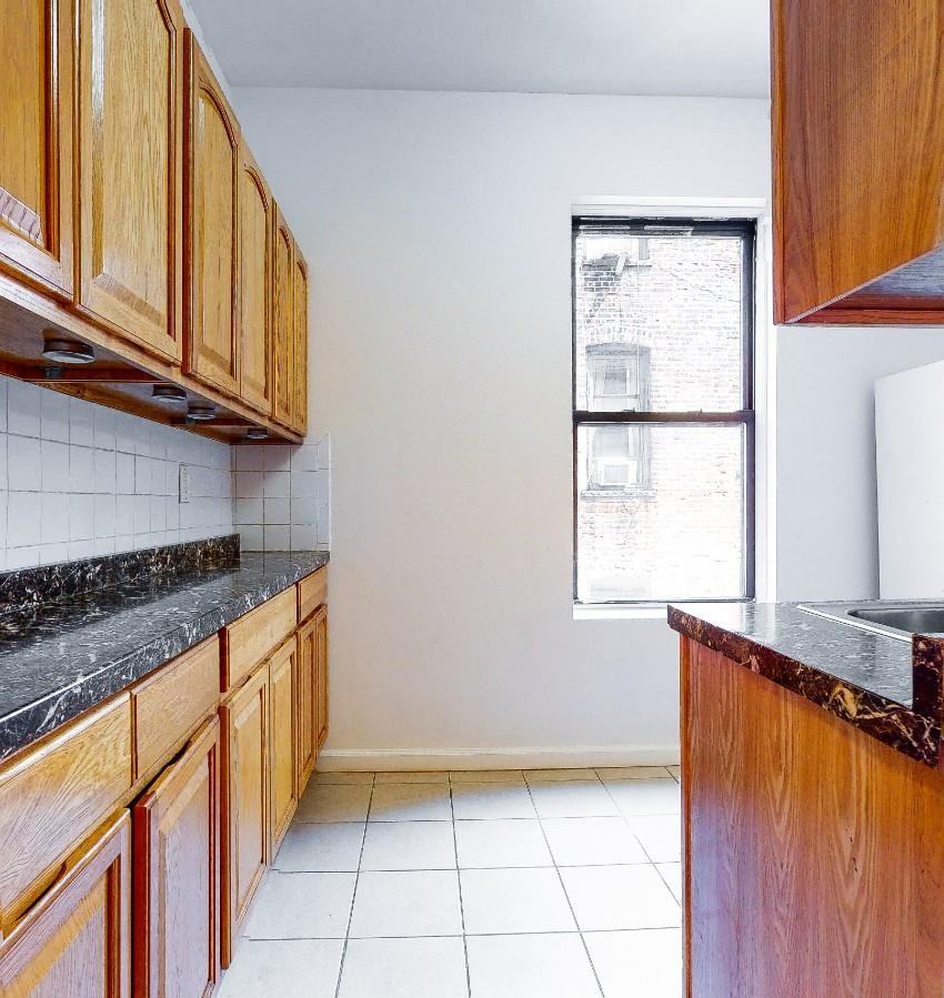 561 W 140th St - Photo 4 of 5