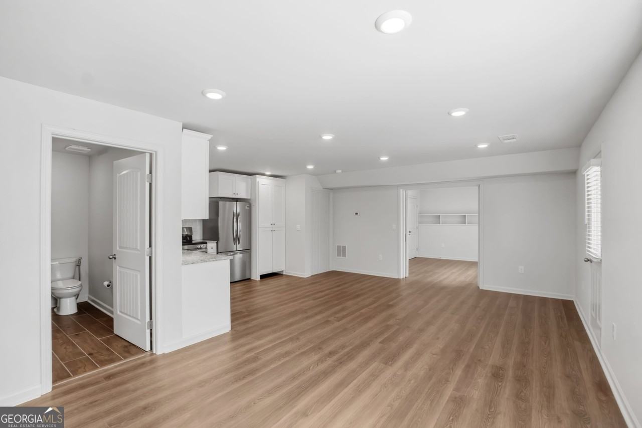 428 Brookfield Dr - Photo 2 of 19