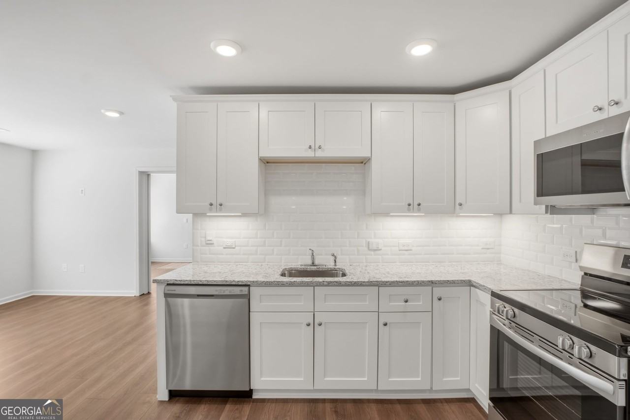 428 Brookfield Dr - Photo 6 of 19