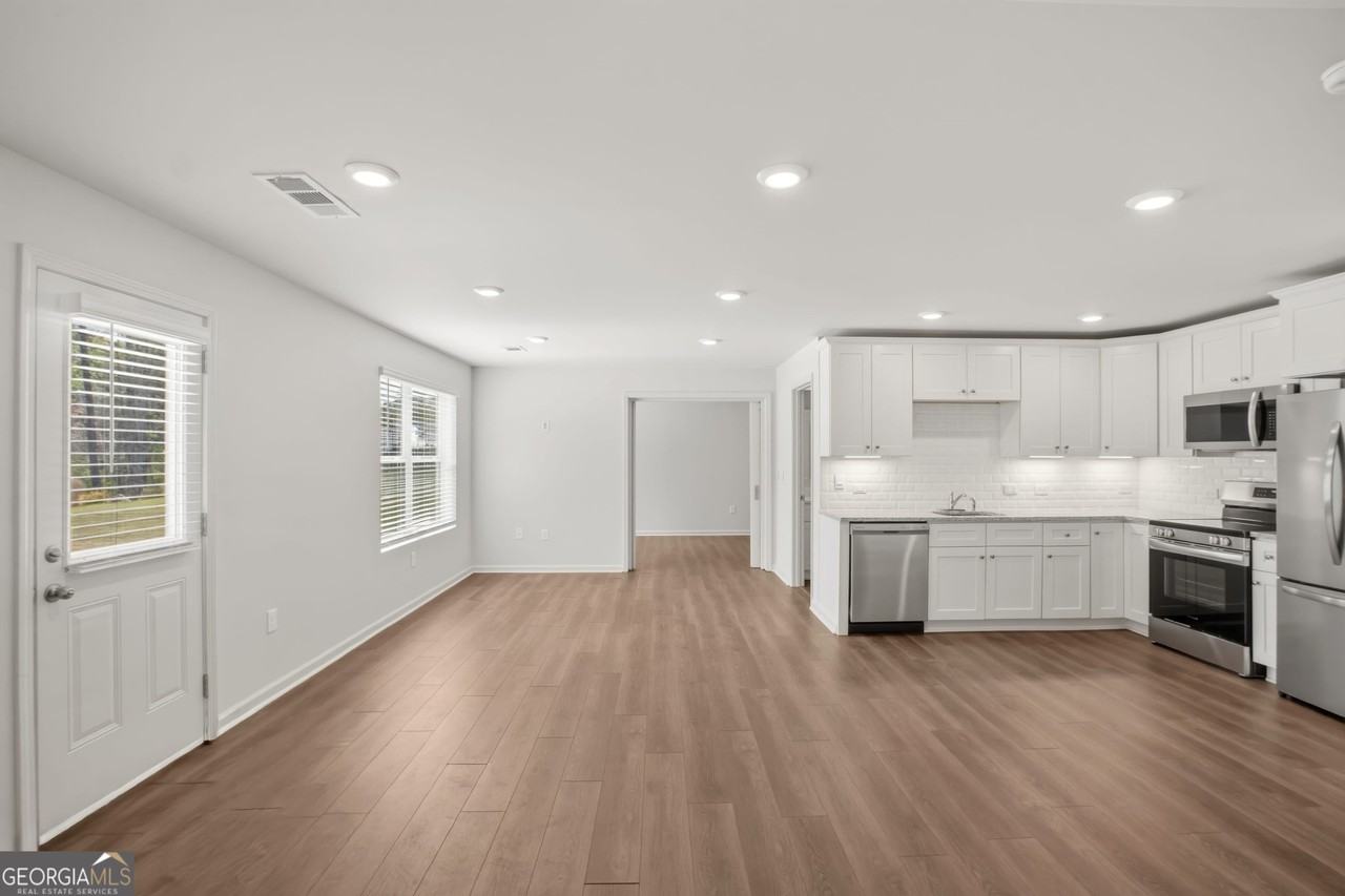 428 Brookfield Dr - Photo 7 of 19