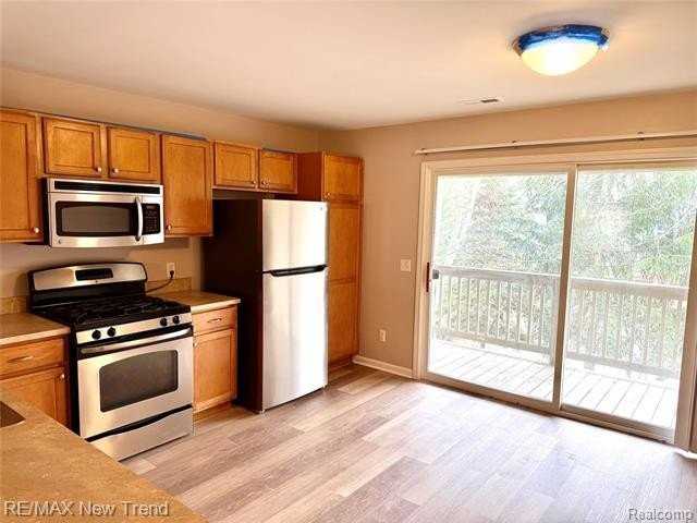 28439 Carlton Way Dr - Photo 3 of 15