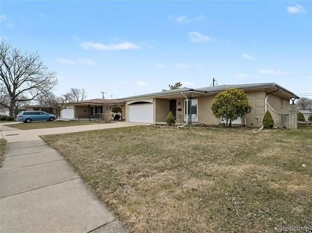 36458 Jeffrey Dr - Photo 3 of 37