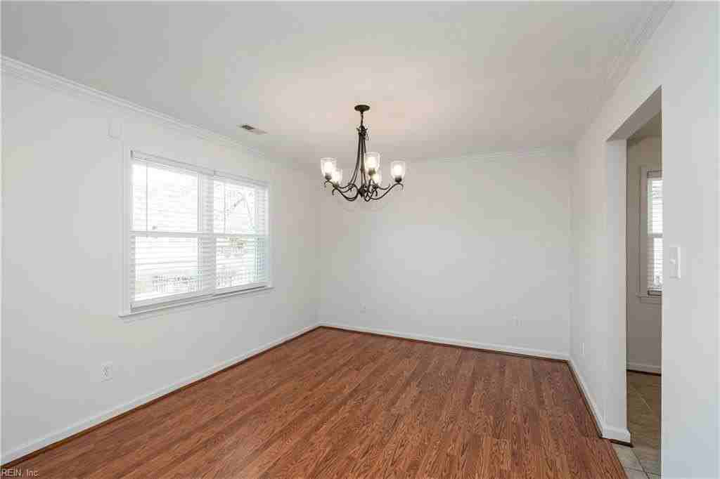 832 Daimler Dr - Photo 7 of 44