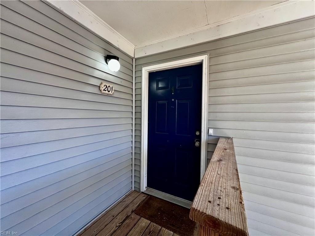 408 Sea Pointe Ct #201 - Photo 2 of 24