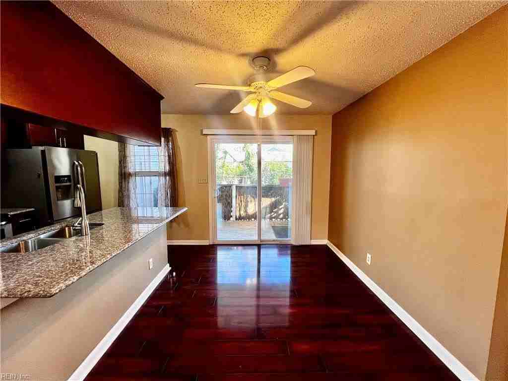 408 Sea Pointe Ct #201 - Photo 7 of 24