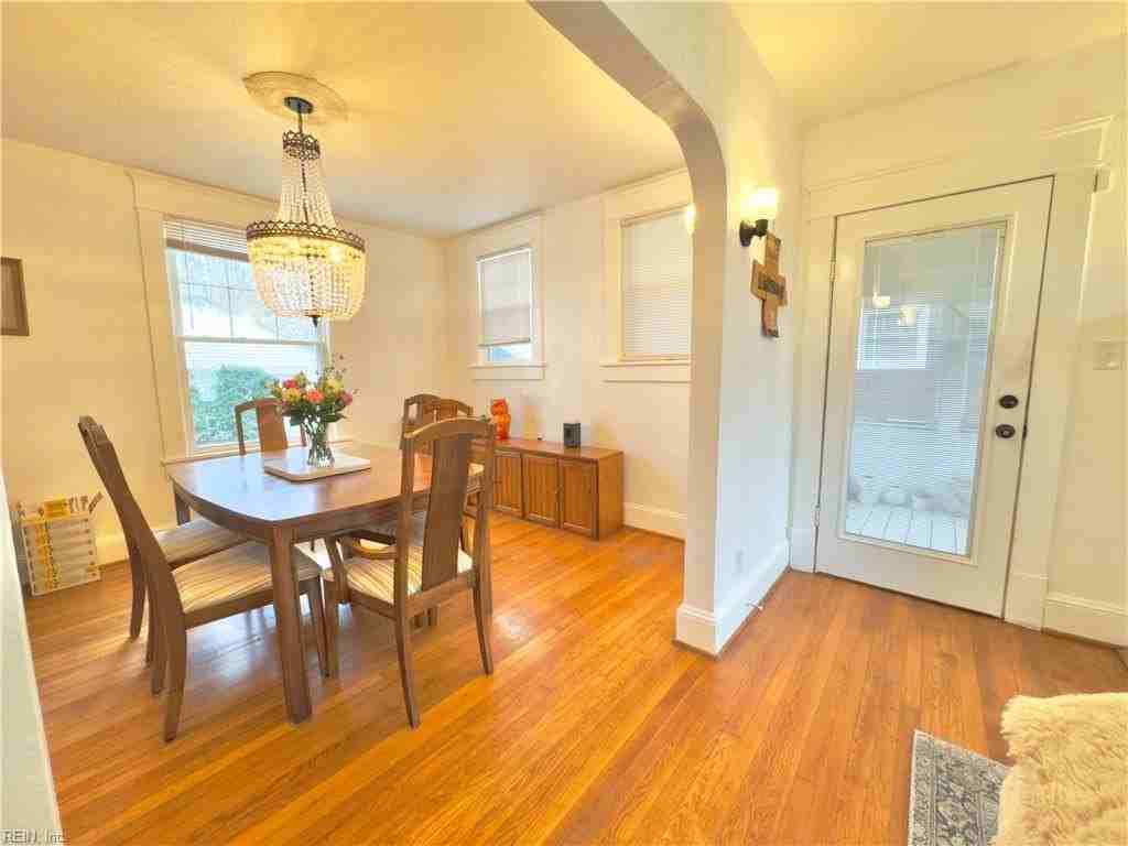 16 Dahlgren Ave - Photo 5 of 28