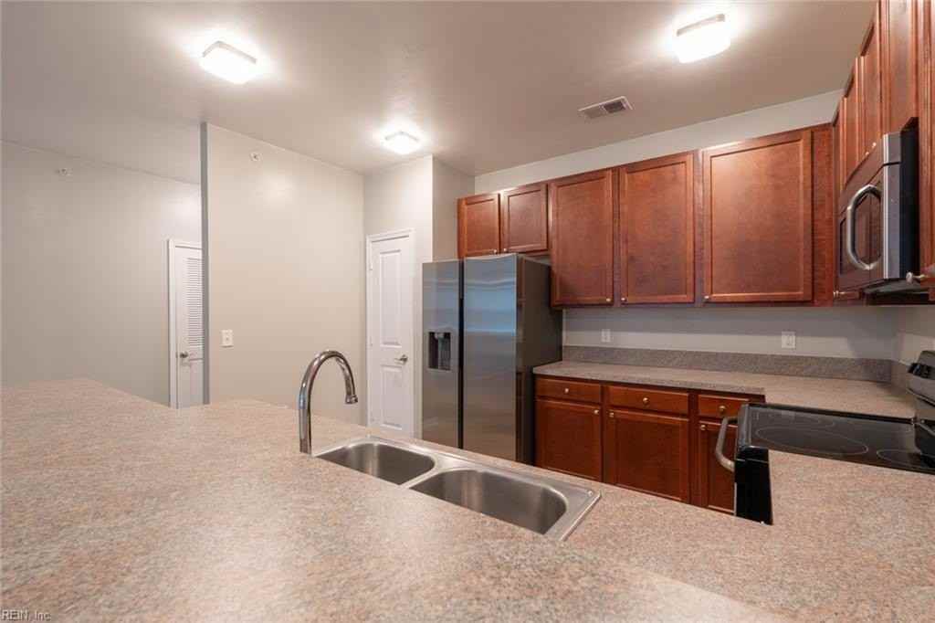 4332 Hillingdon Bnd #104 - Photo 5 of 38