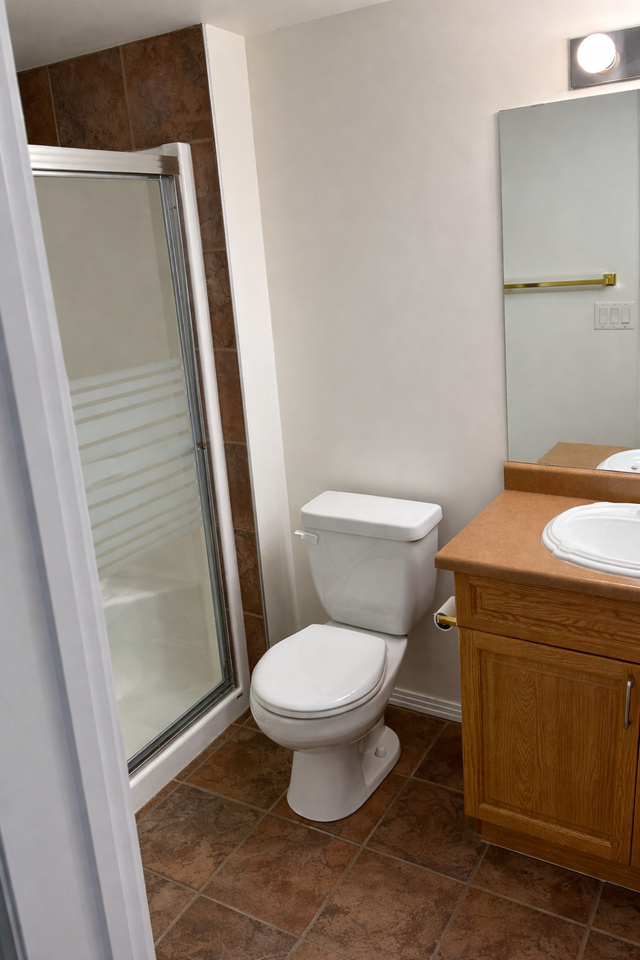 8912 156 St Nw #1 - Photo 5 of 10