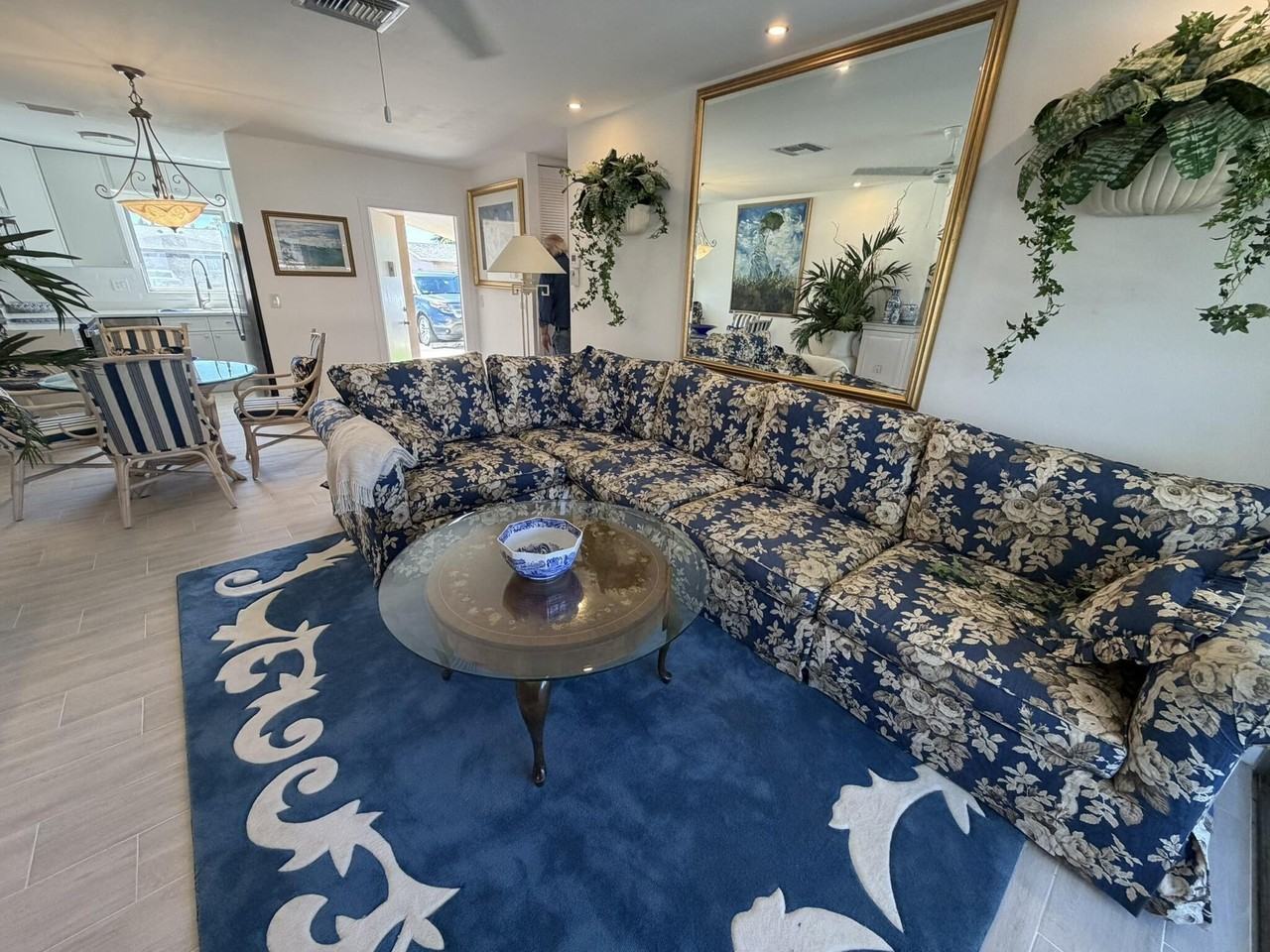 2747 Dudley Dr E Apt D - Photo 5 of 50