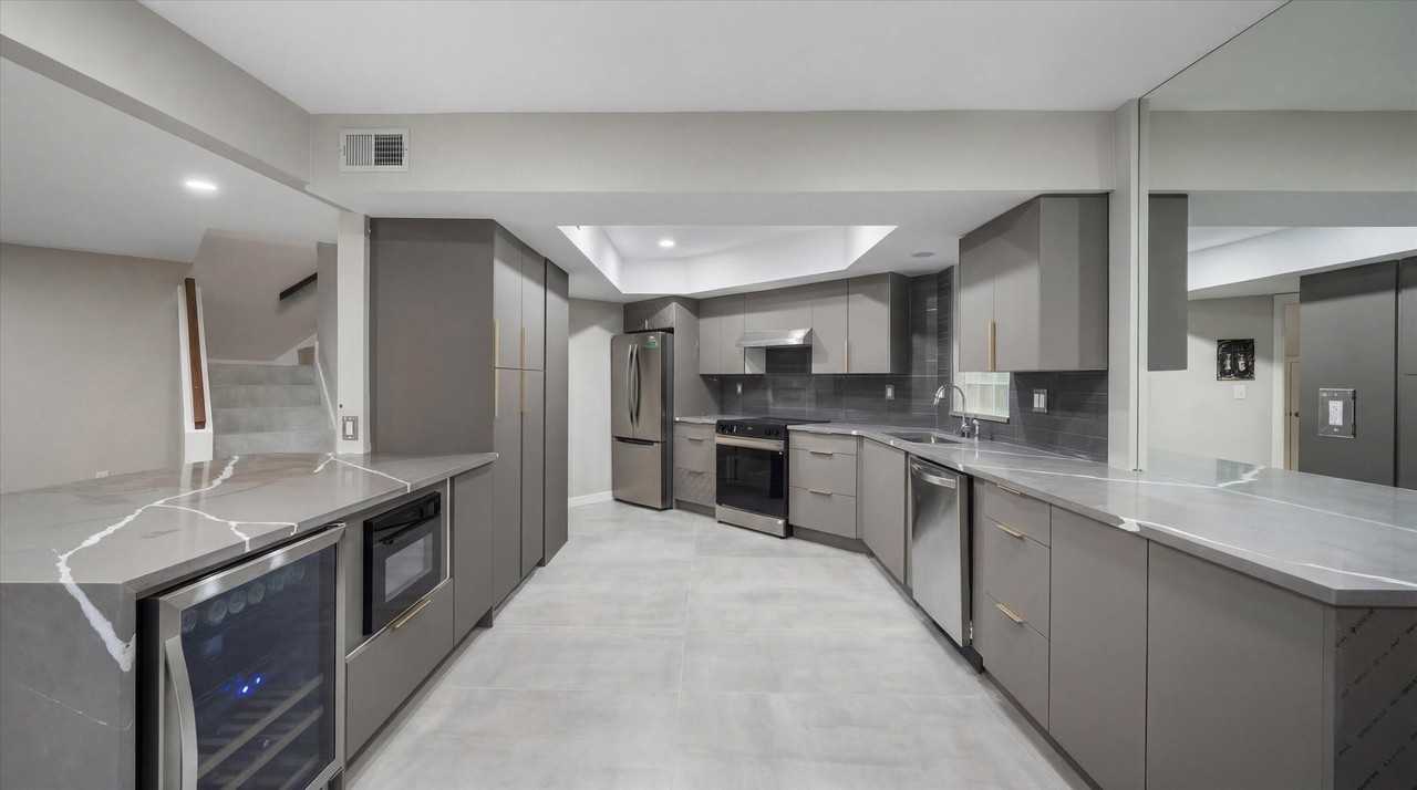 4348 Hazel Ave Apt B - Photo 6 of 25