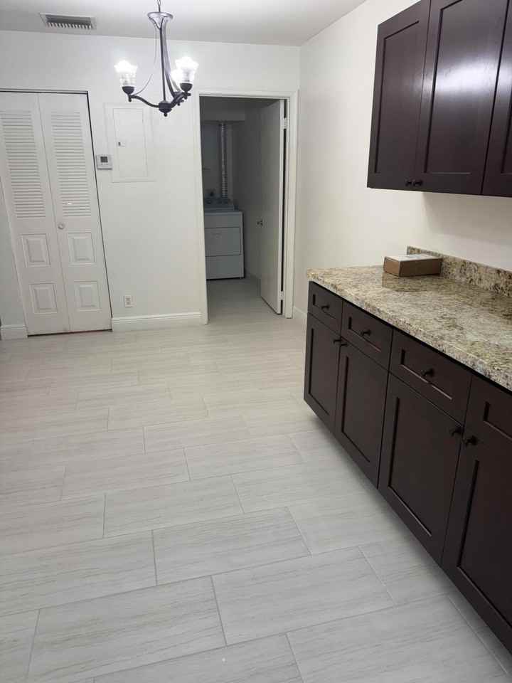 7658 Courtyard Run W - Photo 4 of 16