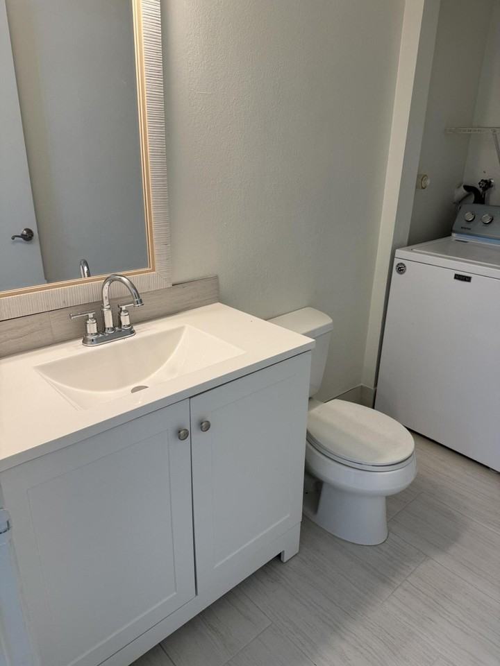 7658 Courtyard Run W - Photo 5 of 16