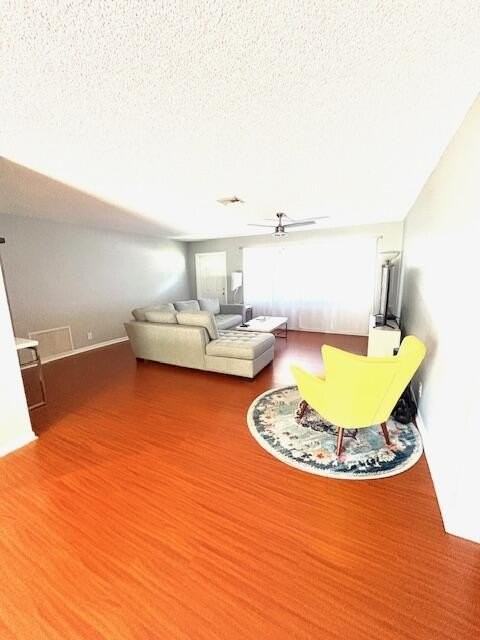 1314 Nw 2nd Cir - Photo 3 of 21