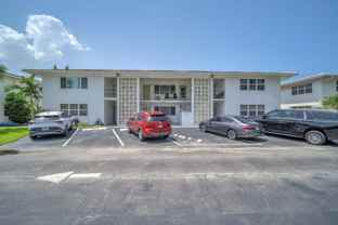 3213 Colony Club Rd Apt 4-E - Photo 1 of 1