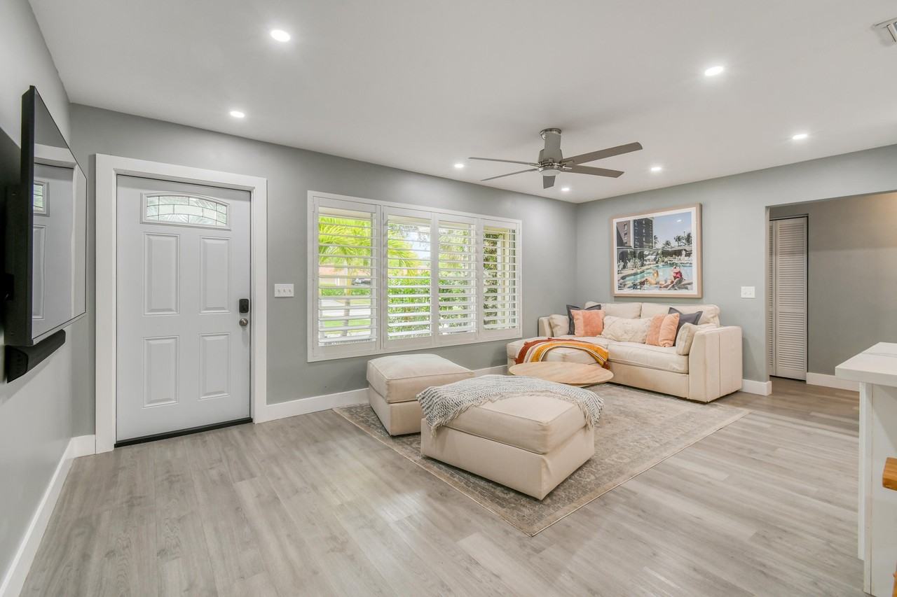 400 Tequesta Dr - Photo 2 of 38