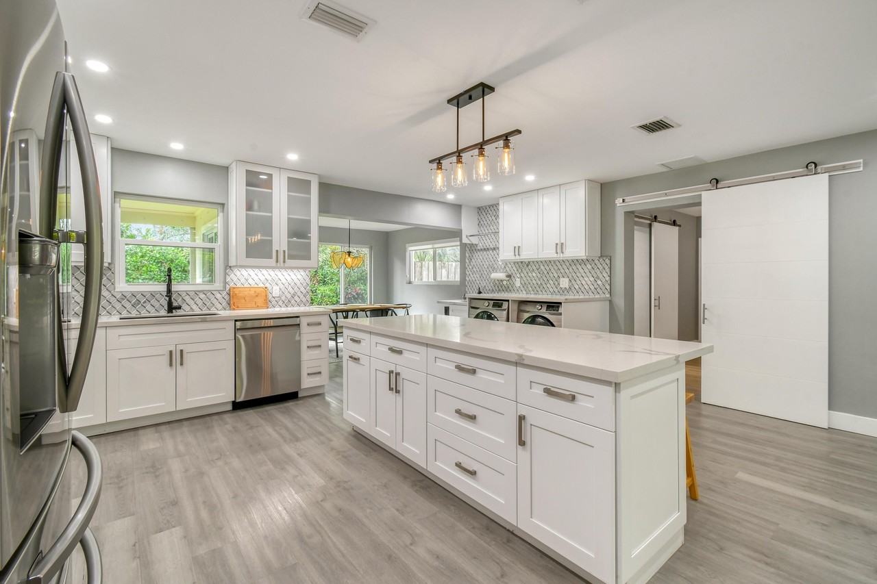 400 Tequesta Dr - Photo 6 of 38