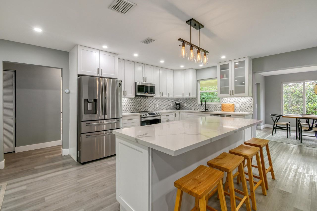 400 Tequesta Dr - Photo 7 of 38