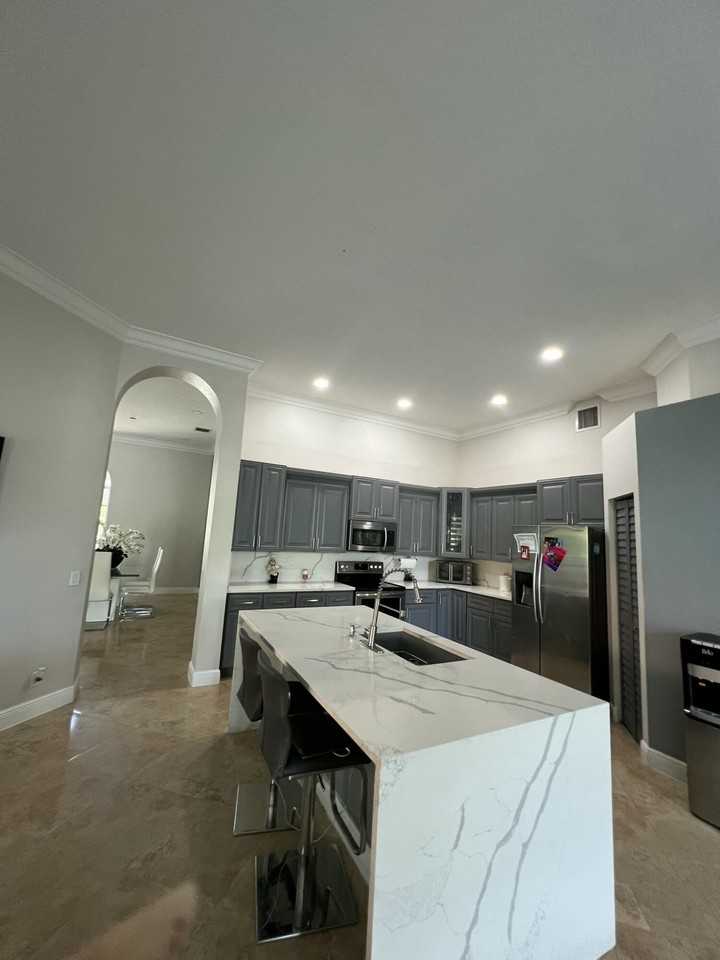 8252 Nw 44th St - Photo 4 of 28