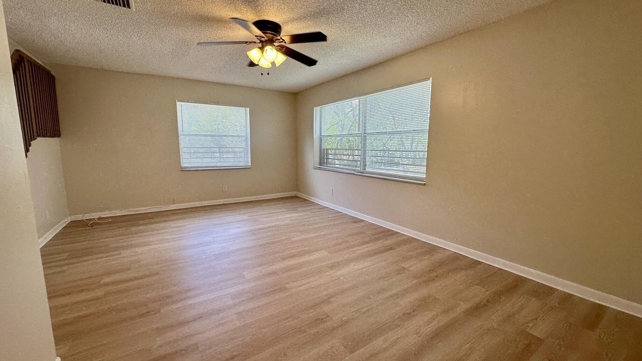 1443 Nw 94th Way #1443 - Photo 4 of 21