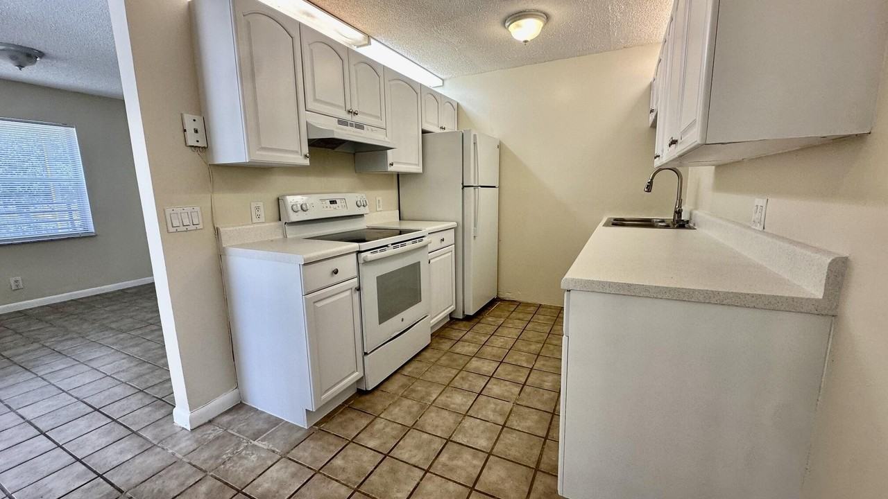 1443 Nw 94th Way #1443 - Photo 5 of 21