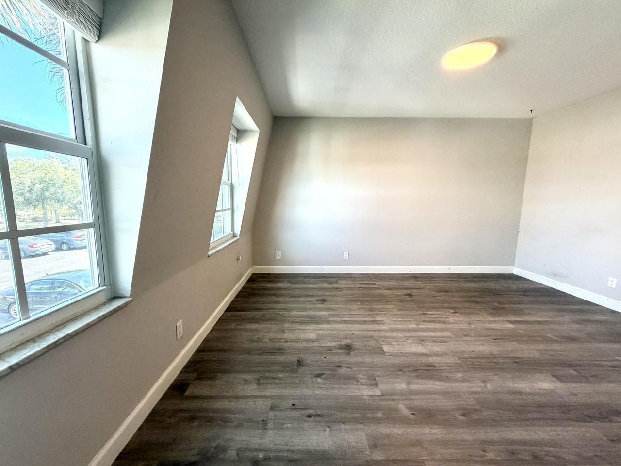 413 N Cypress Dr Apt 4 - Photo 5 of 30