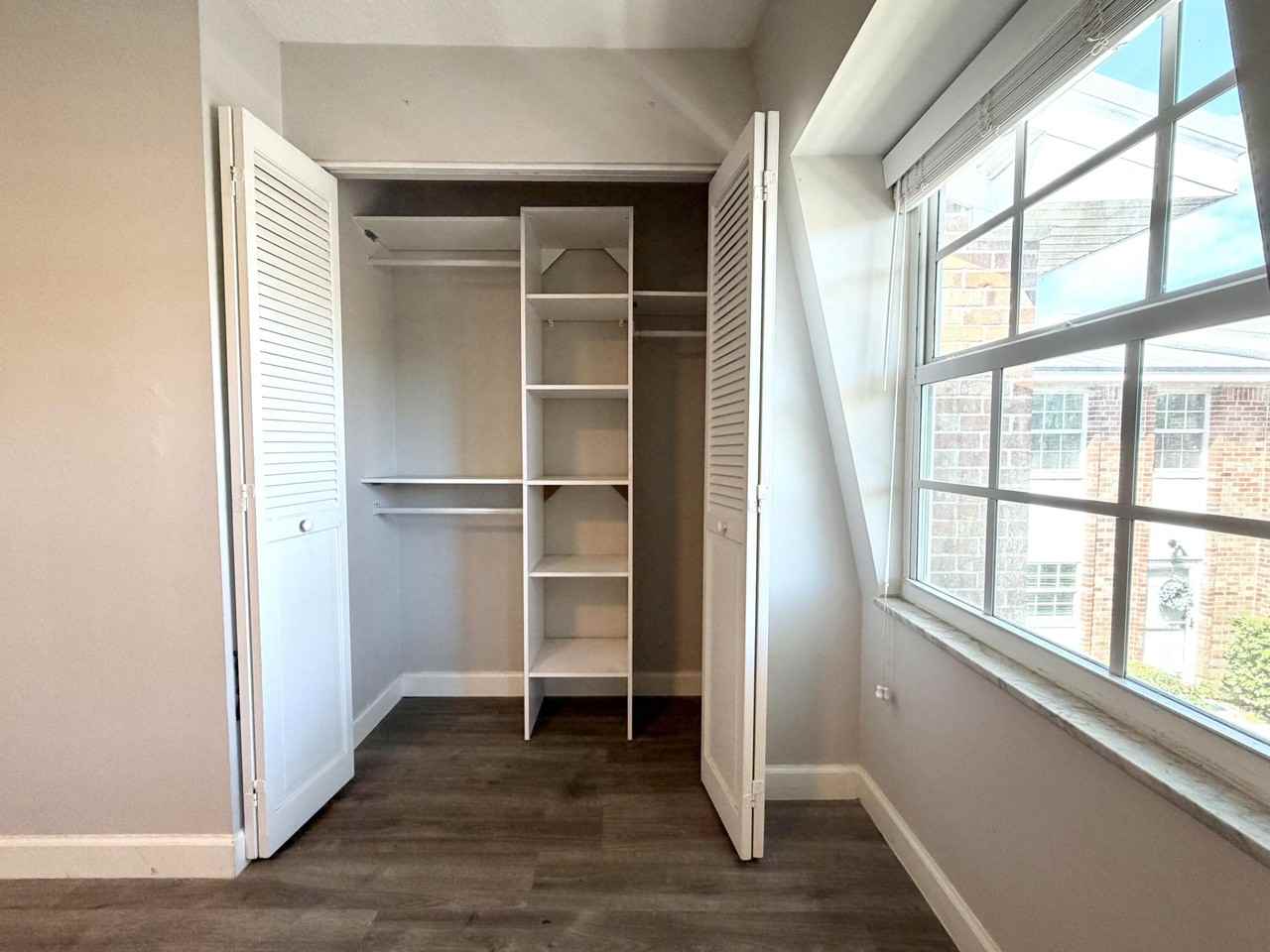 413 N Cypress Dr Apt 4 - Photo 6 of 30