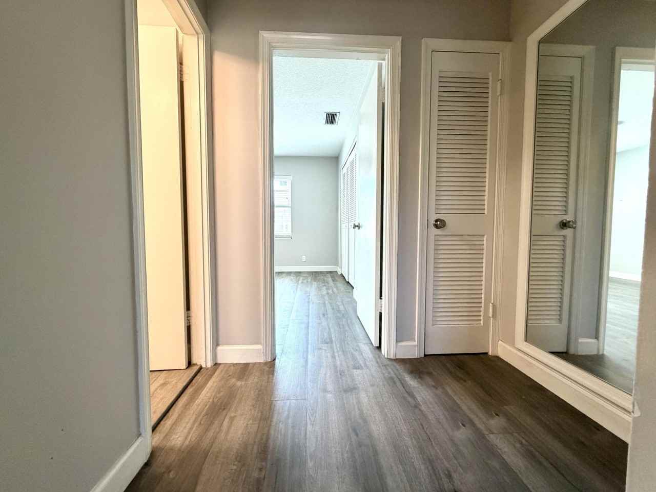 413 N Cypress Dr Apt 4 - Photo 7 of 30