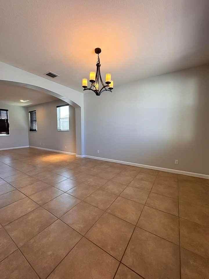 11334 Sw Glengarry Ct - Photo 5 of 14