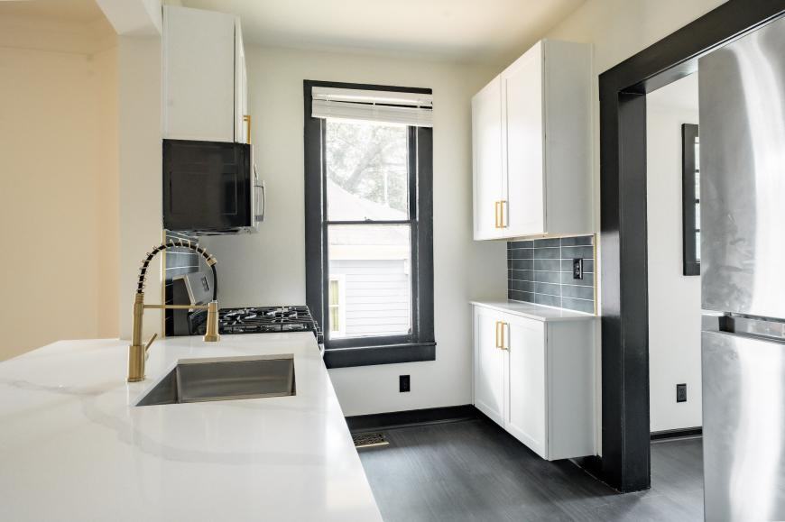 699 Bryan St Se - Photo 3 of 10