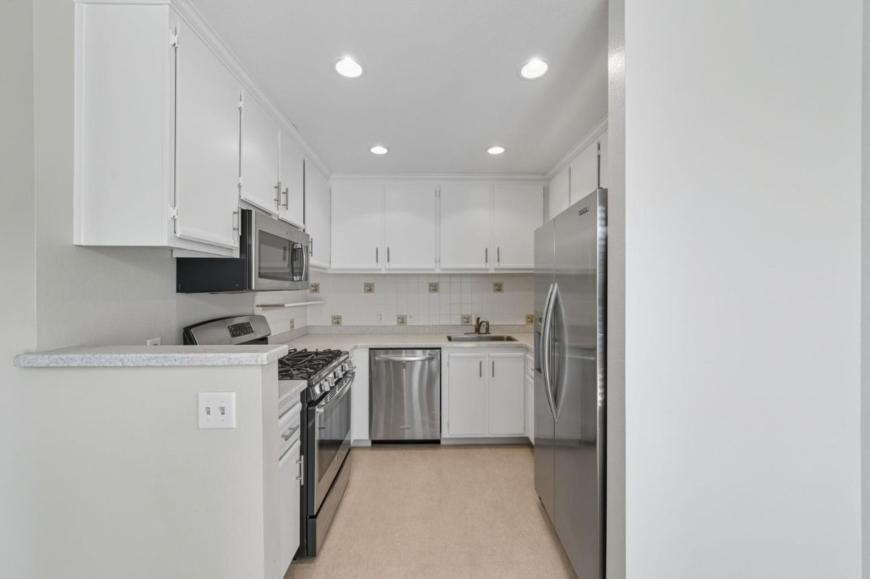 138 Blossom Cir - Photo 7 of 10