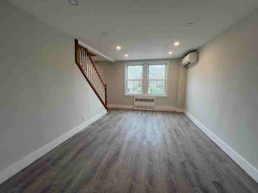 3954 48th St - Photo 2 of 10