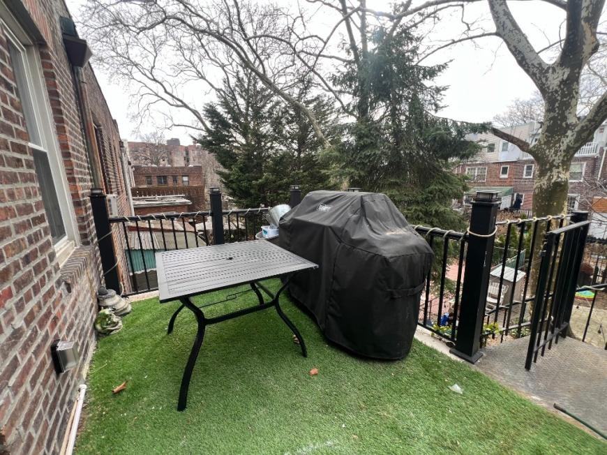 3954 48th St - Photo 5 of 10