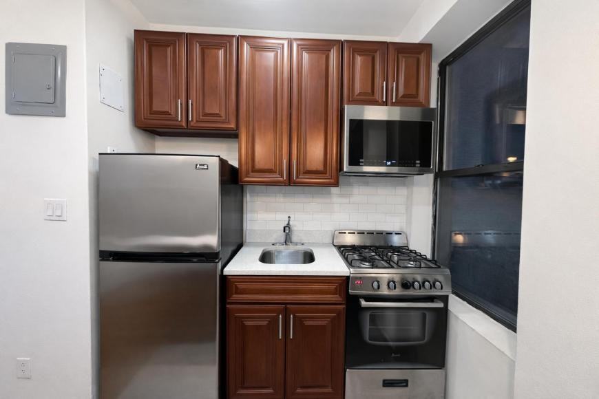 240 W 104th St - Photo 7 of 8