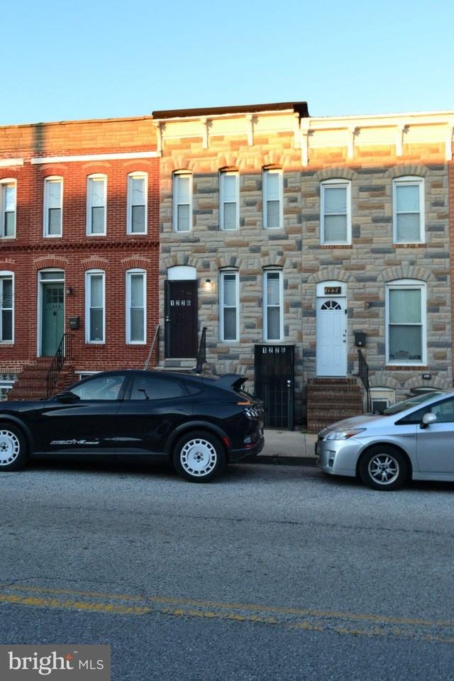 1226 W Cross St - Photo 2 of 17