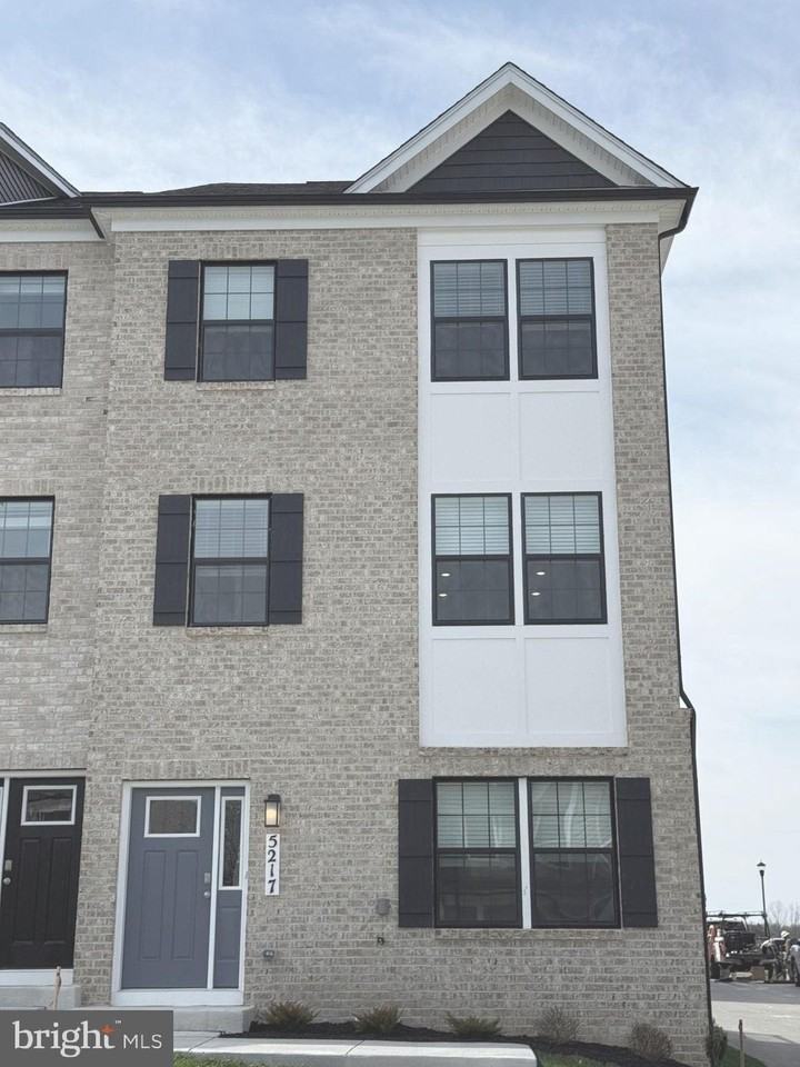 5217 Manor Park Way - Photo 2 of 35