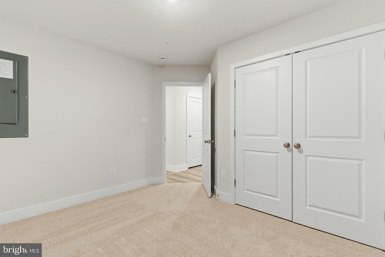 5217 Manor Park Way - Photo 5 of 35