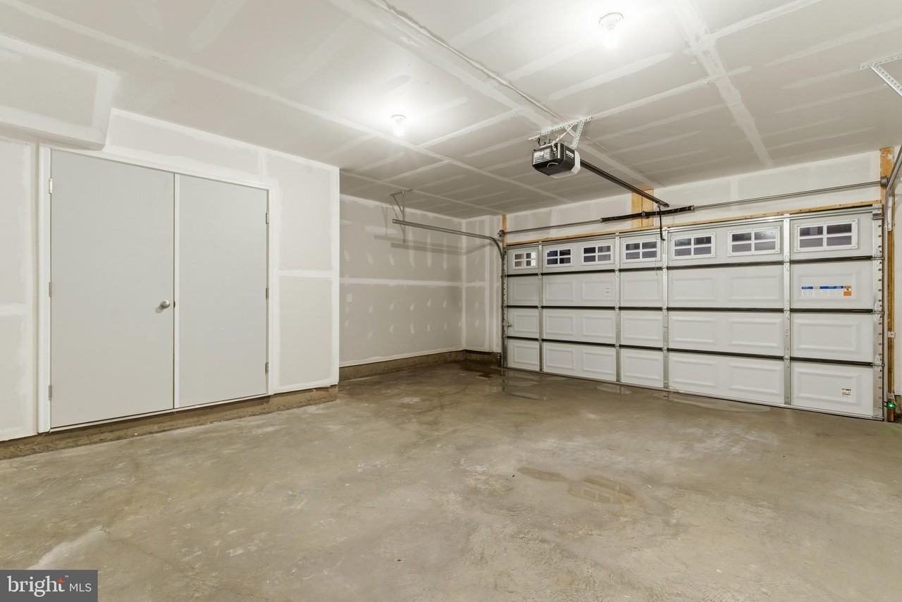 5217 Manor Park Way - Photo 7 of 35