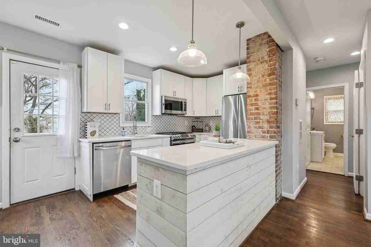 1404 Beaver Heights Ln - Photo 7 of 25