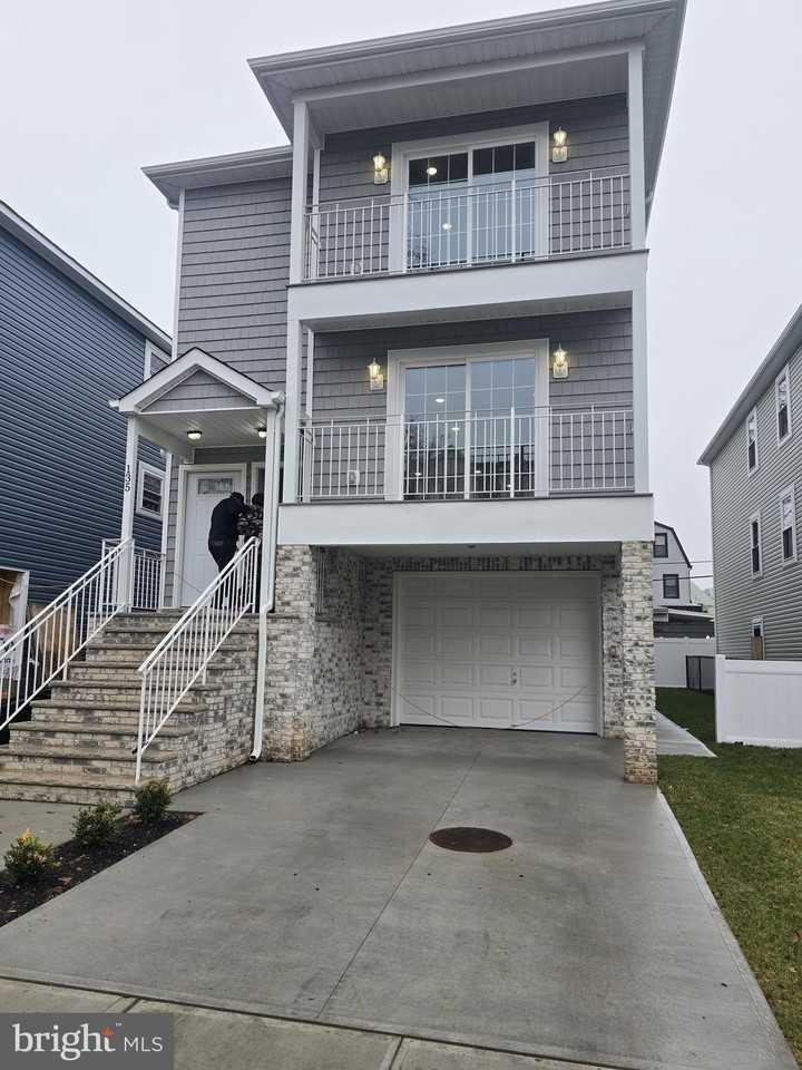 135 N 15th St - Photo 2 of 22